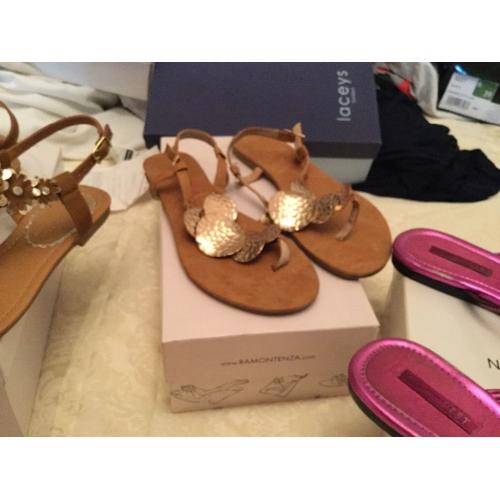 Ladies sandals