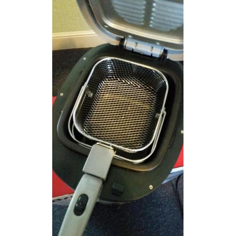 Breville compact fryer