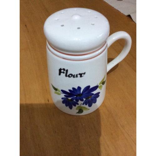 Toni Raymond Flour Shaker