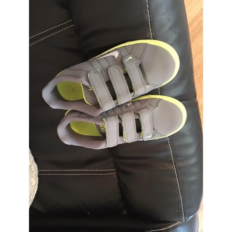 Nike trainers, 2 pair adidas Stan smith