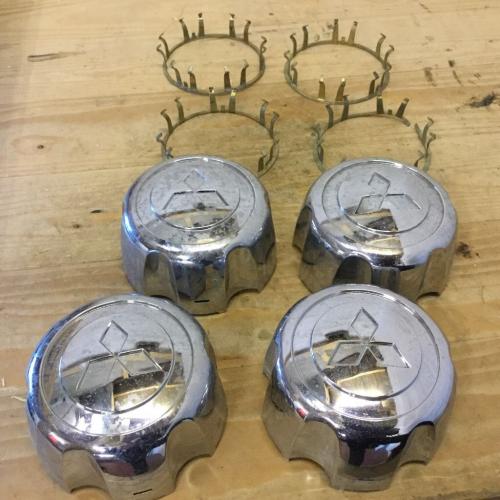 Mitsubishi wheel centre caps