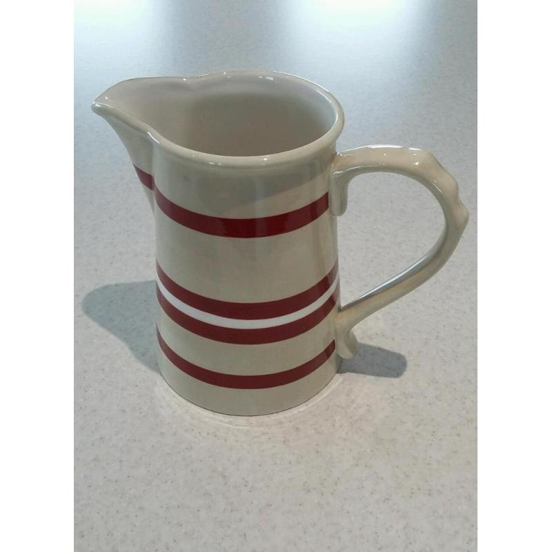 Jug and napkin holder