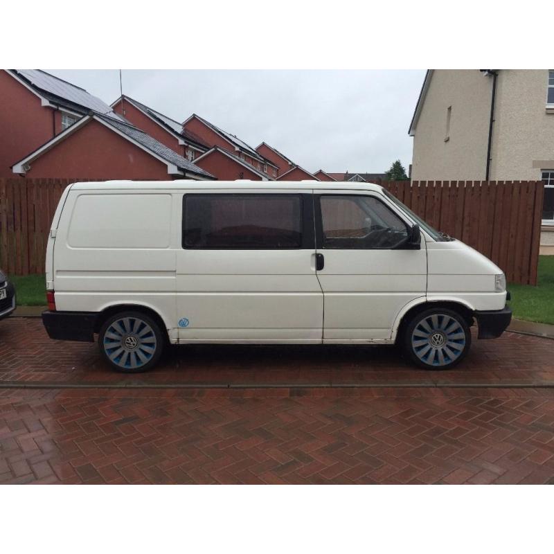 VW Transporter Caravelle