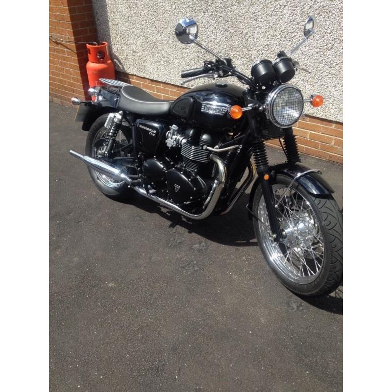 Triumph bonneville t100 black full service 2010 very clean bike