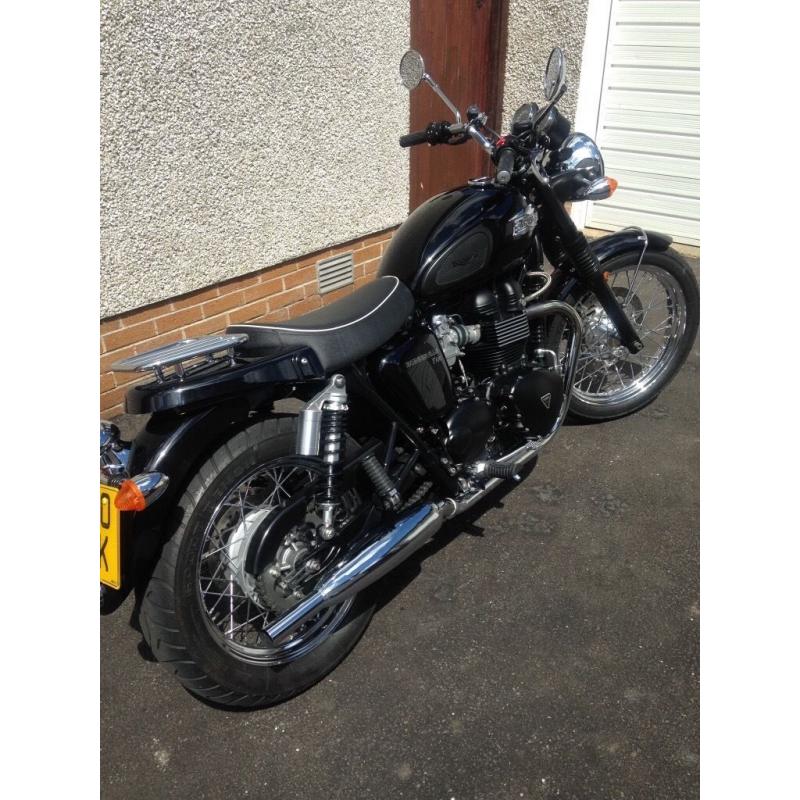 Triumph bonneville t100 black full service 2010 very clean bike