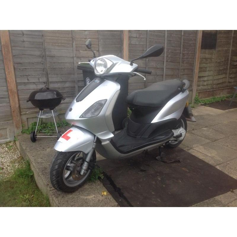 Piaggio fly 50. 2012
