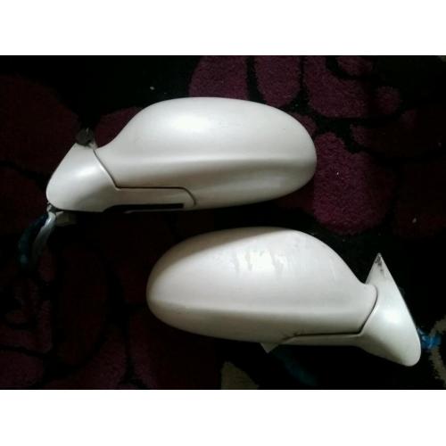 Toyota/ lexus soarer white electric founding mirror cases.