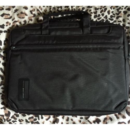 13" Laptop case (STUCANO)