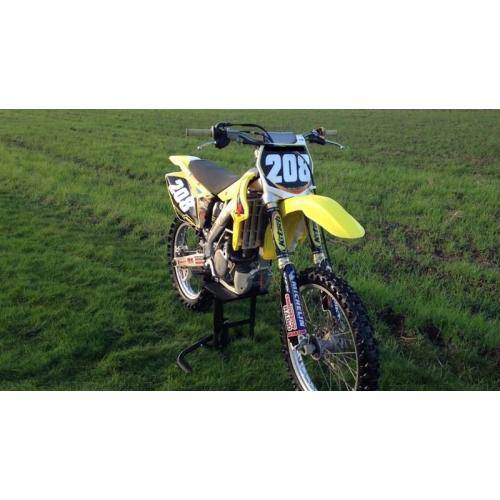 Suzuki rmz 250 motocross