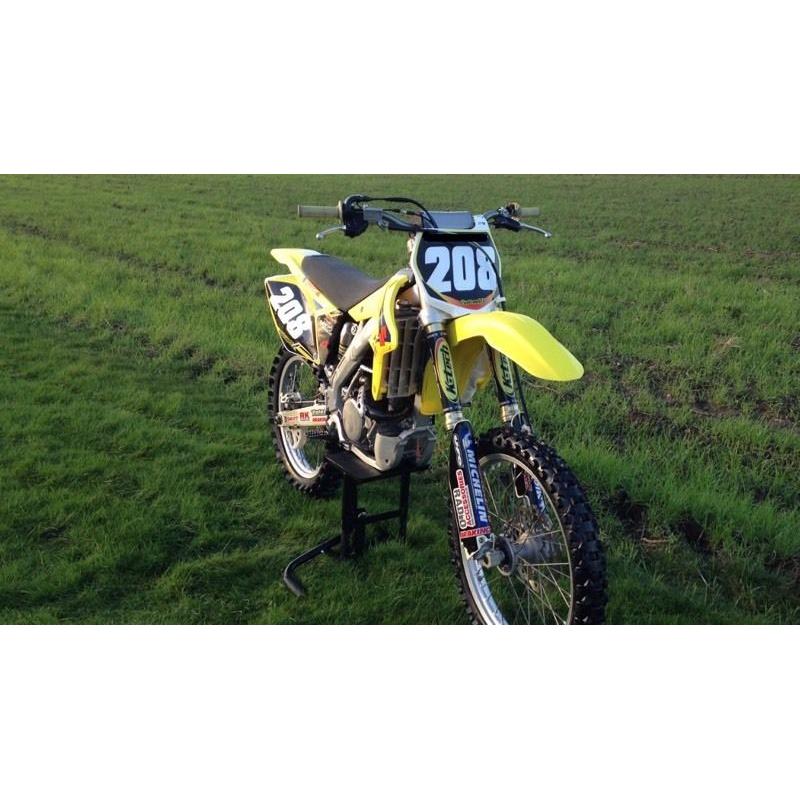 Suzuki rmz 250 motocross