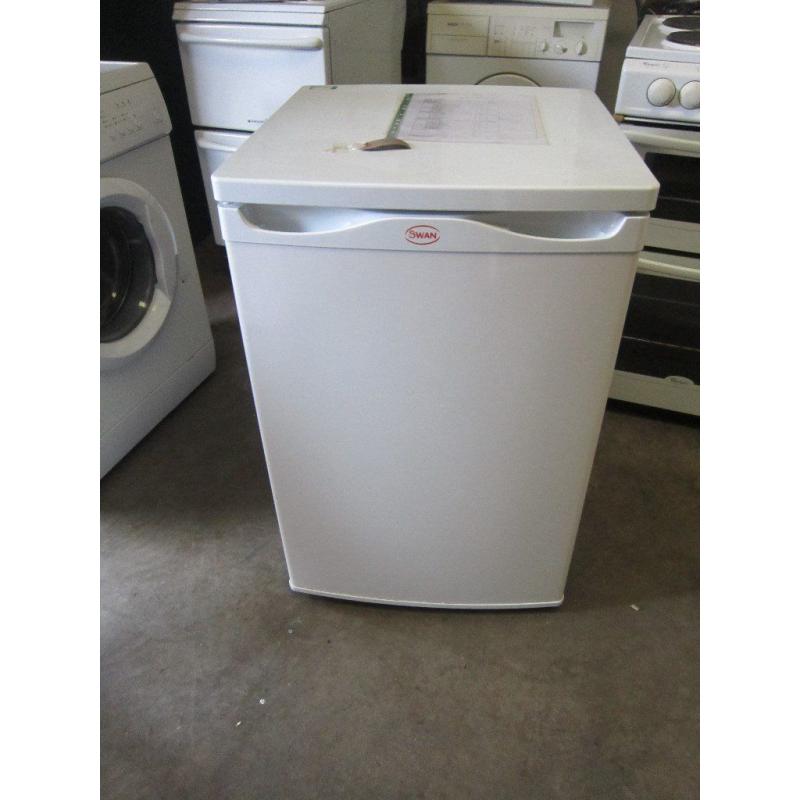 Swan Fridge with Icebox