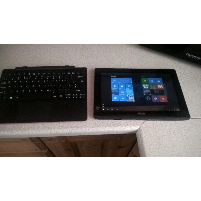 Acer Aspire Switch 10E Tablet/Netbook like new condition