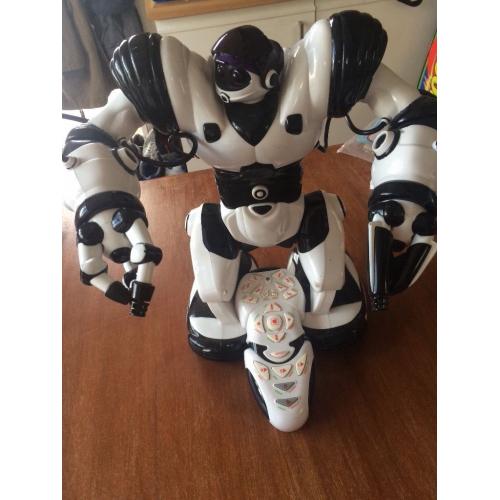 Robaspien battery powered robot