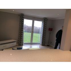 FLAT SHARE: newly decorated flat, double bedroom, own bathroom, 7-10 minute drive to city centre