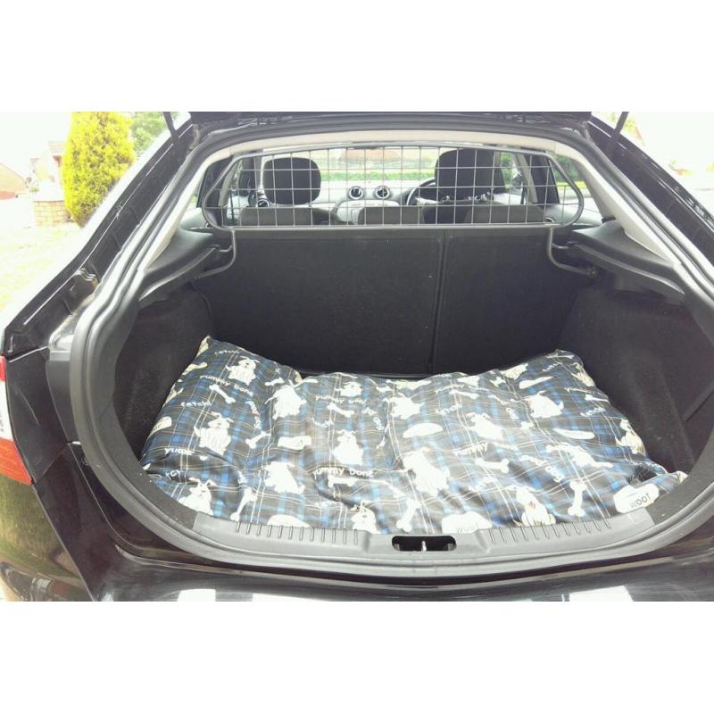 Ford Mondeo 2007-2014 Travall dog guard, boot liner & jumbo dog bed