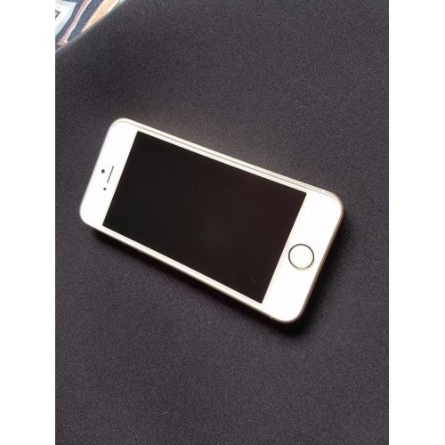 Apple iPhone SE 64gb - immaculate and unlocked. Boxed with all accessories and receipt from Apple.