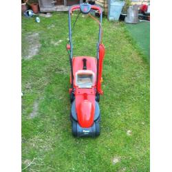 Fly-mo lawn mower with grass box