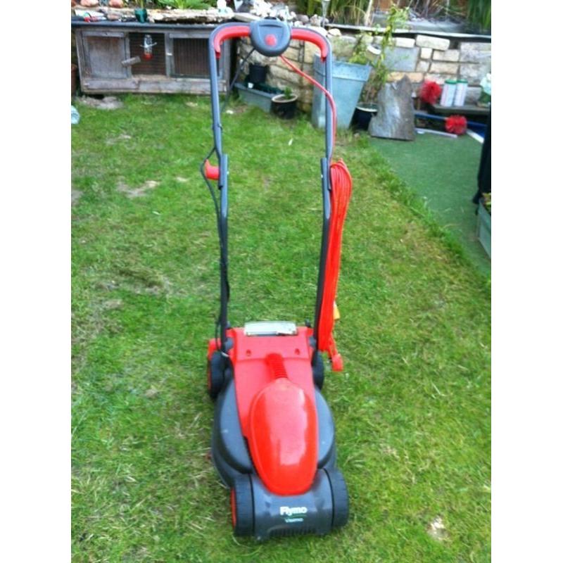 Fly-mo lawn mower with grass box