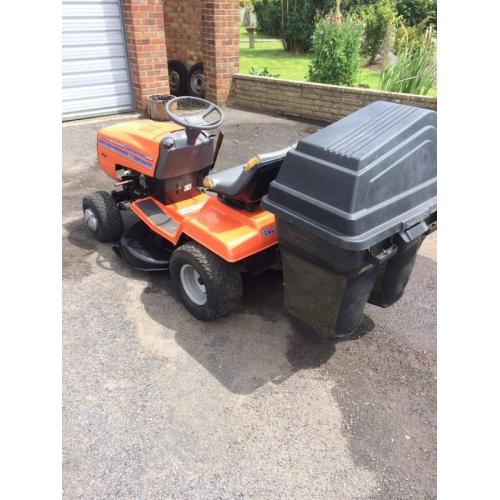 Husqvarna LR120 petrol ride on lawn mower
