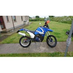 Suzuki DR 750 Big