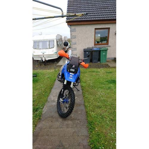 Suzuki DR 750 Big
