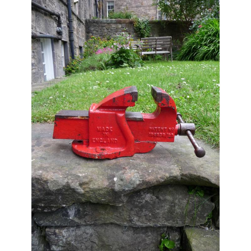 RECORD No 4 BENCH VICE 4 1/2 Jaws MECHANIC ENGINEERS / FITTERS