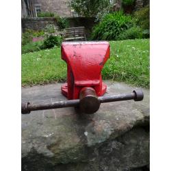 RECORD No 4 BENCH VICE 4 1/2 Jaws MECHANIC ENGINEERS / FITTERS