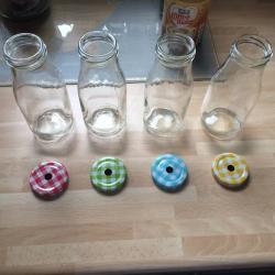 Glass drinking jars with lids