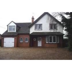 Huge double ensuite in large house share - full sky package, superfast broadband, cleaner, parking
