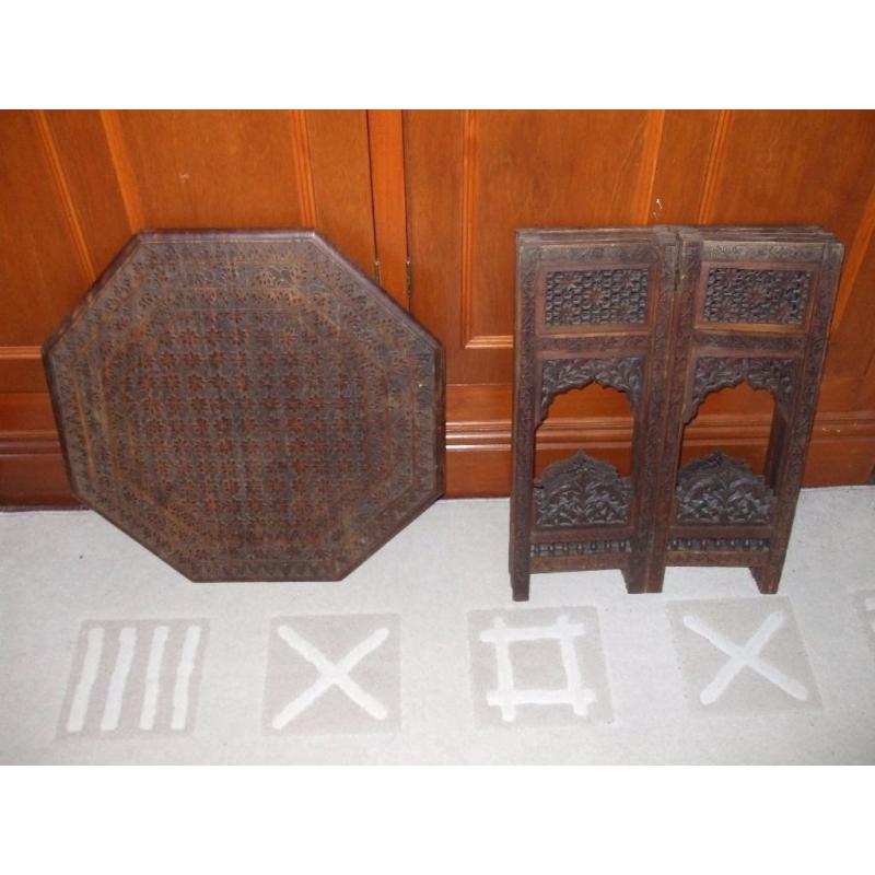 Campaign foldaway table