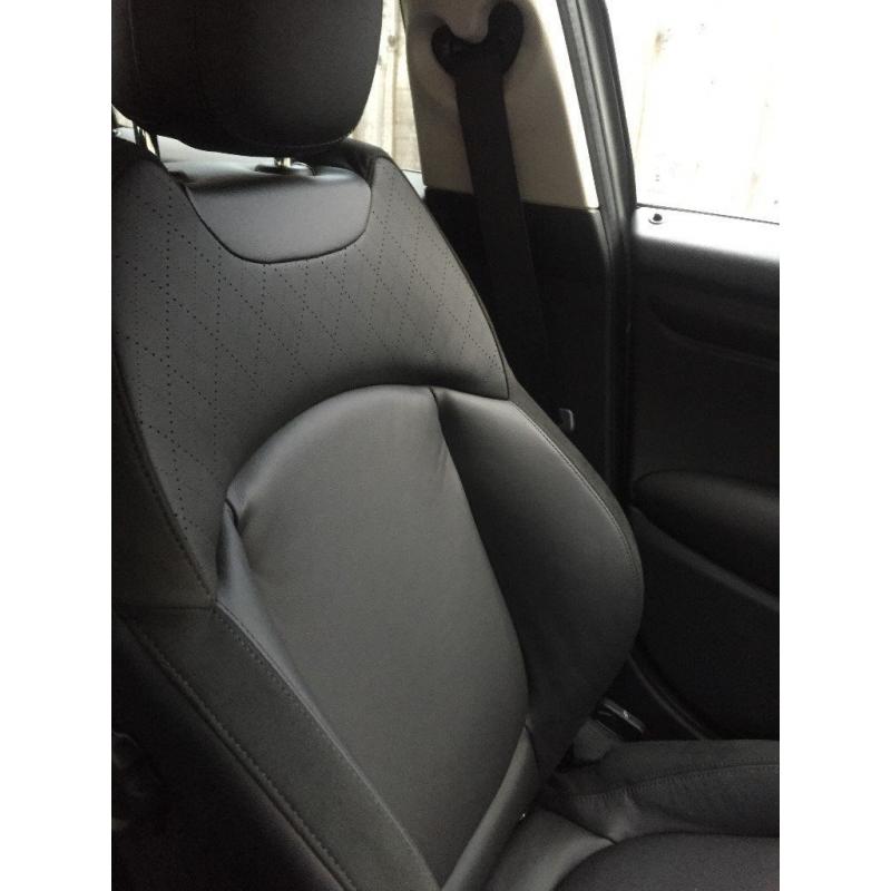 Mini Cooper 5-door hatch 1.5, 2015 (CHILLI pack and Media XL pack)