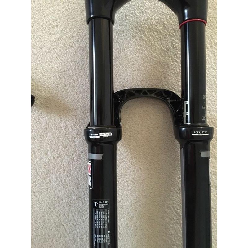 Suspension forks and rear shock