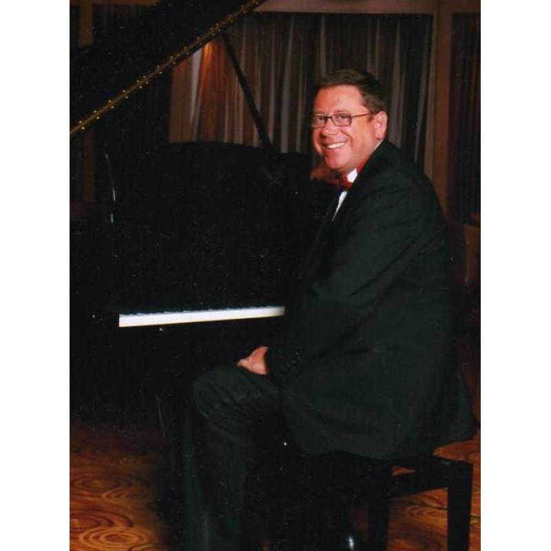 Pianist available for functions weddings rehearsals Doncaster leeds Sheffield York Barnsley