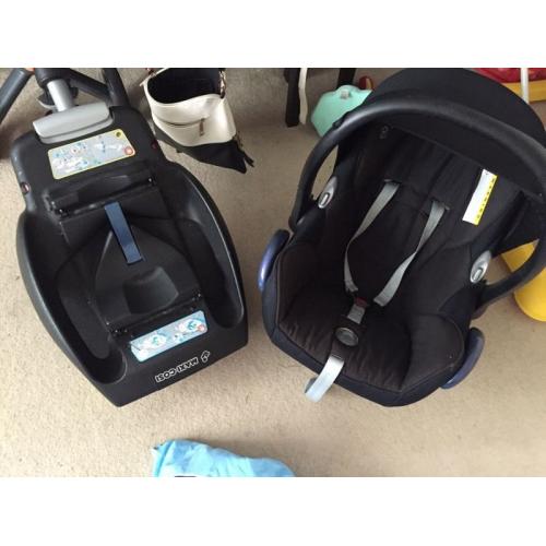 Maxi Cosi car seat & Isofix Base