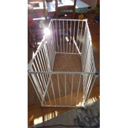 Lindam flexible playpen with mat in excellent condition