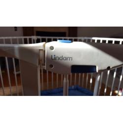 Lindam flexible playpen with mat in excellent condition