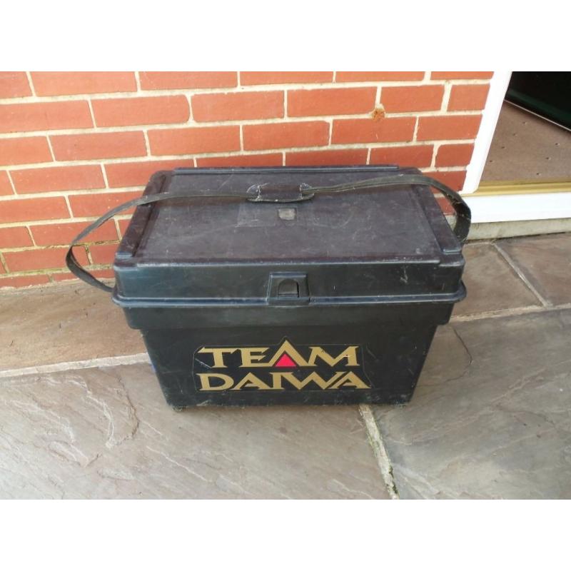 daiwa fishing box
