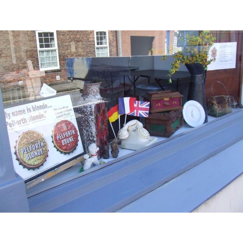 Antique & Vintage Pop Up Shop