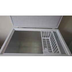 Medium chest freezer 3 ft long excellent condition not too old , uplift only but will help