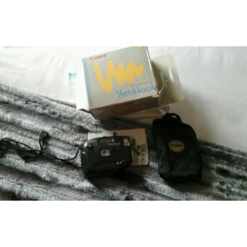 Canon sketchbook camera 35mm + Case + 5 new rolls fuji film
