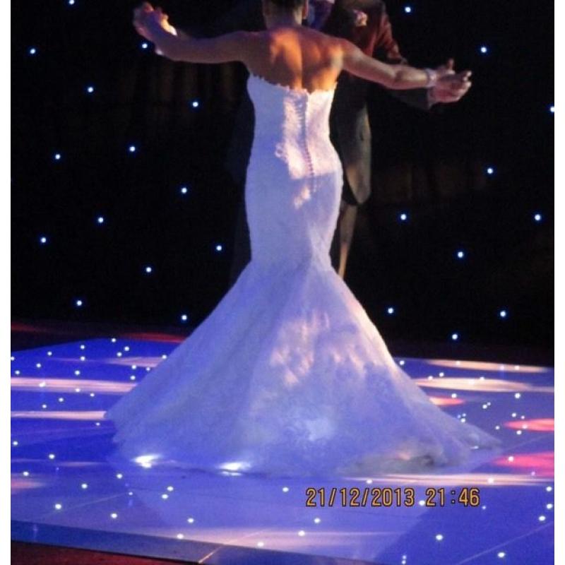 Dakota Enzoani white wedding dress
