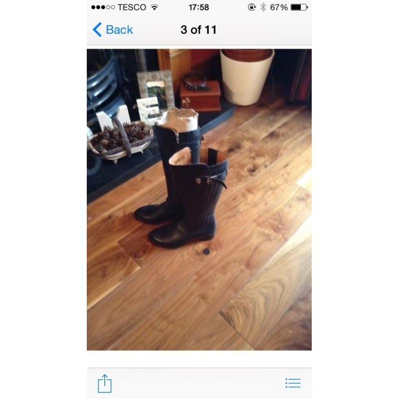Black ariat riding boots