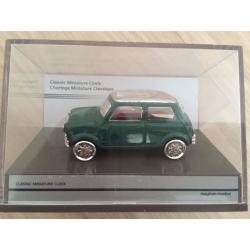 Classic Austin Mini Car Miniature clock Mantle piece Desk