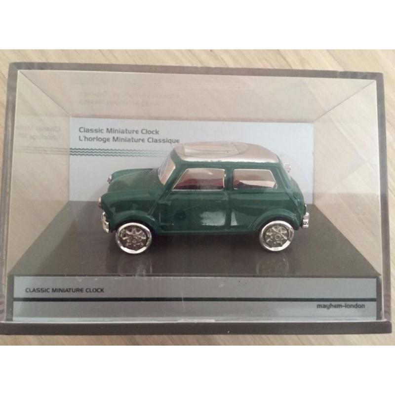 Classic Austin Mini Car Miniature clock Mantle piece Desk