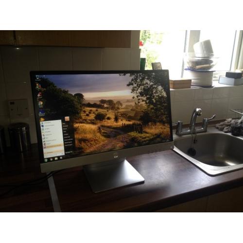LOOK 22" Full HD LED Computer Monitor in full working order.