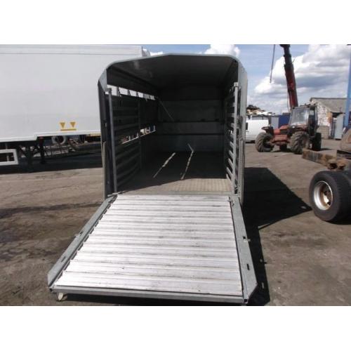 IFOR WILLIAMS 3 ALXE LIVESTOCK TRAILER - DP120-3 YEAR 2009