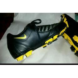 Football boots size 12 ( NIKE )