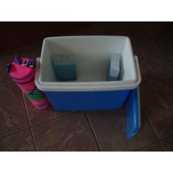 Large Cool Box with Lid.