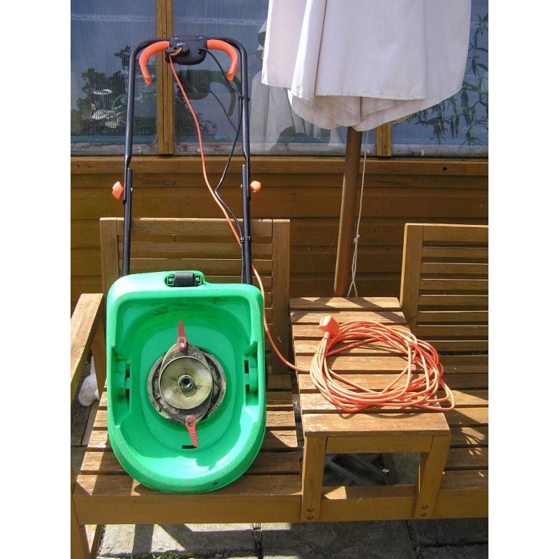 Challenge 900W electric hover mower