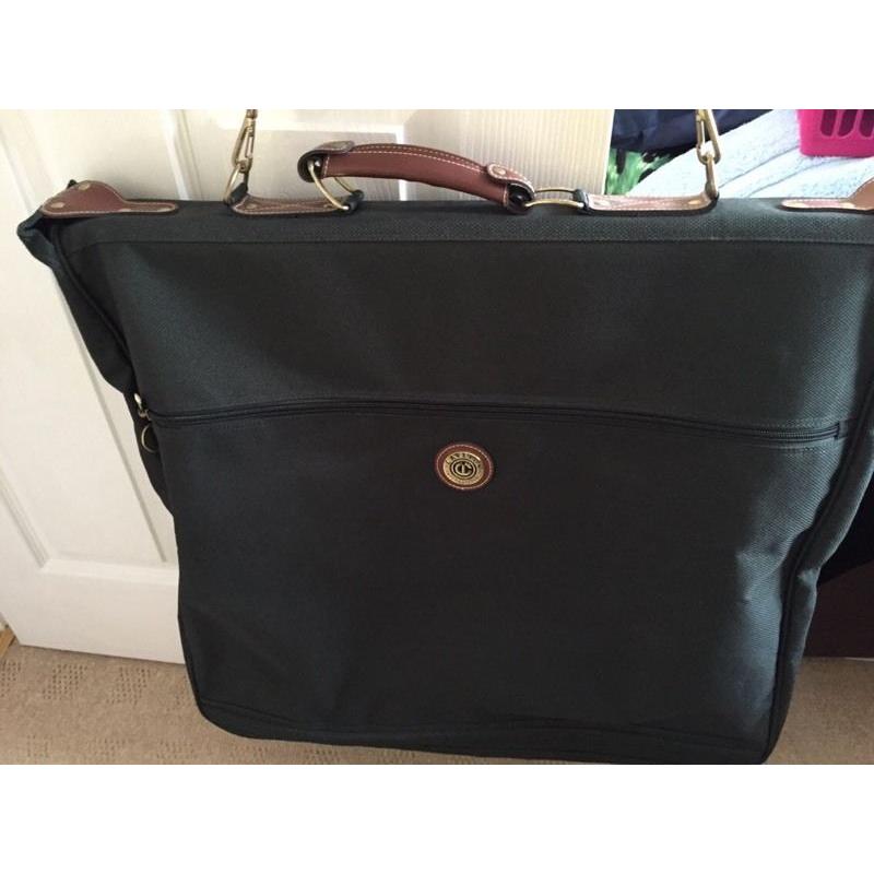 Suit carrier